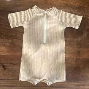 Quincy Mae Zip Rashguard One-Piece Size 2-3Y.